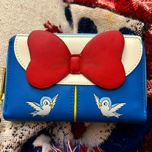 Disney Snow White Ladies Wallet.